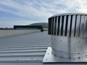 Hybrid roof ventilation turbine